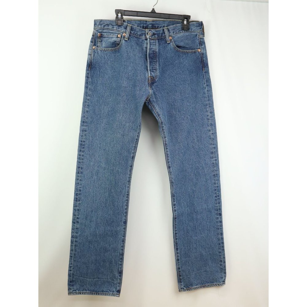 Levis 501 Denim Medium Wash Button Fly Blue Jeans Men's 34 x 34 (Actual 34x33.5)
